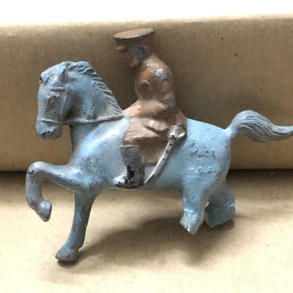 Vintage Cast Iron Figurine Calvary Officer on Horse Collectible - Picture 5 of 10